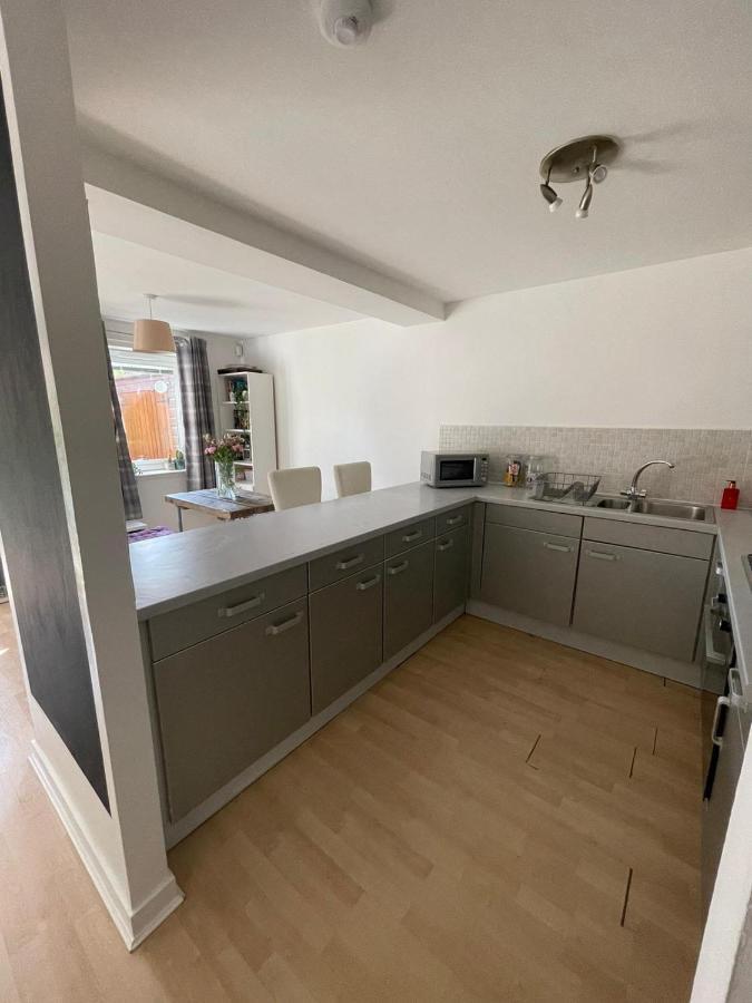 Pass The Keys Lovely 2Bedroom Flat With Balcony เอดินบะระ ภายนอก รูปภาพ